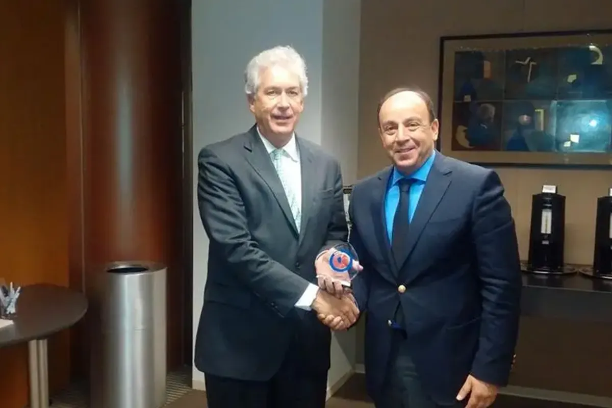 AmCham-Pesident-Mr-Khaled-Babbou-with-Ambassador-William-Burns